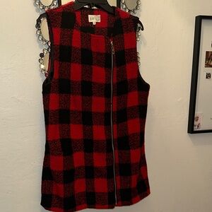 Jolt Red and Black Buffalo Plaid lined Zipper Closure Vest EUC
